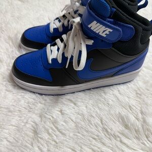 Nike Court Borough Mid 2 Kids Size 5 Royal Blue and Black Shoes like new